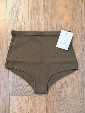 The Frankie Shop High-Waist Knit Shorts in Olive